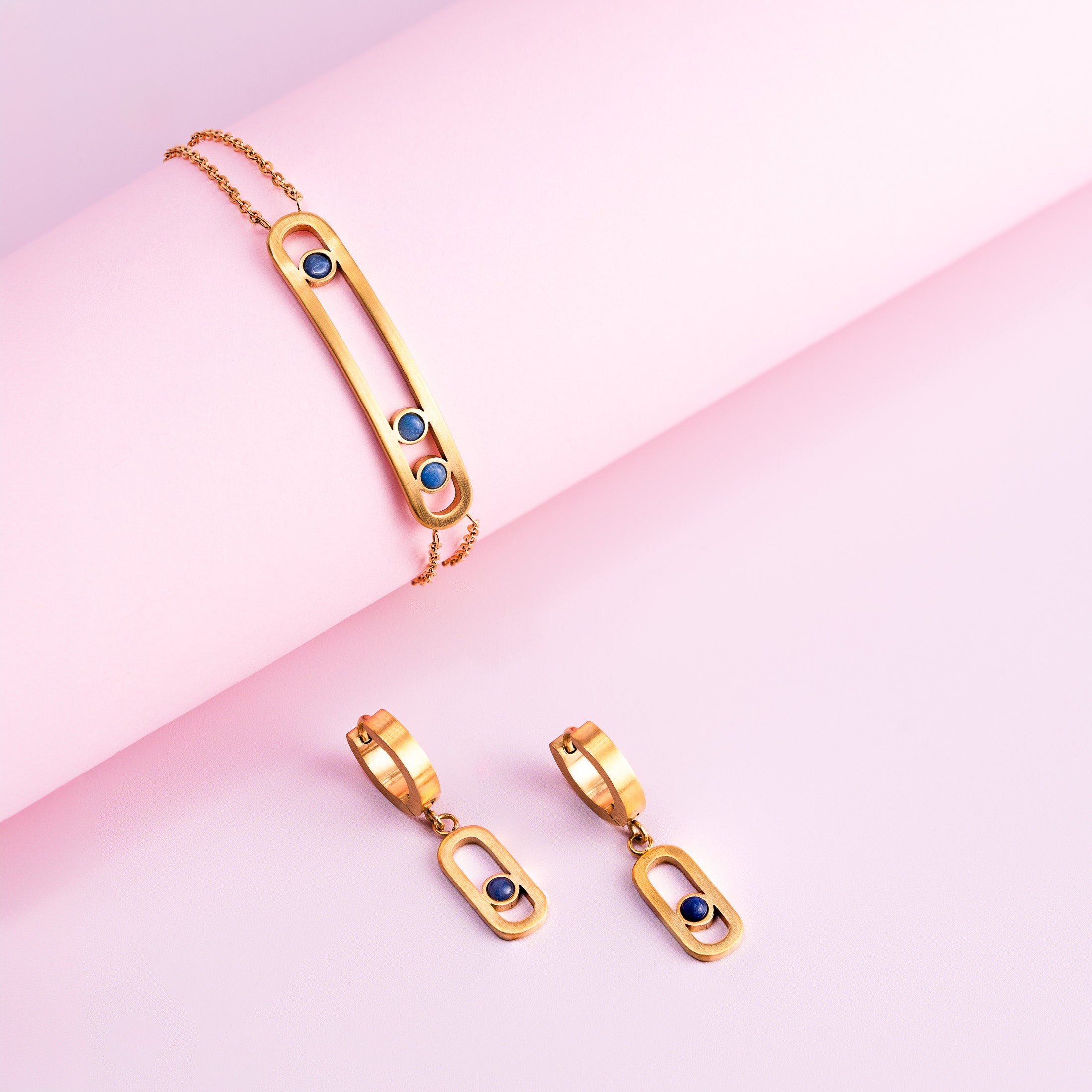Bracelet and earrings with blue aventurine stone