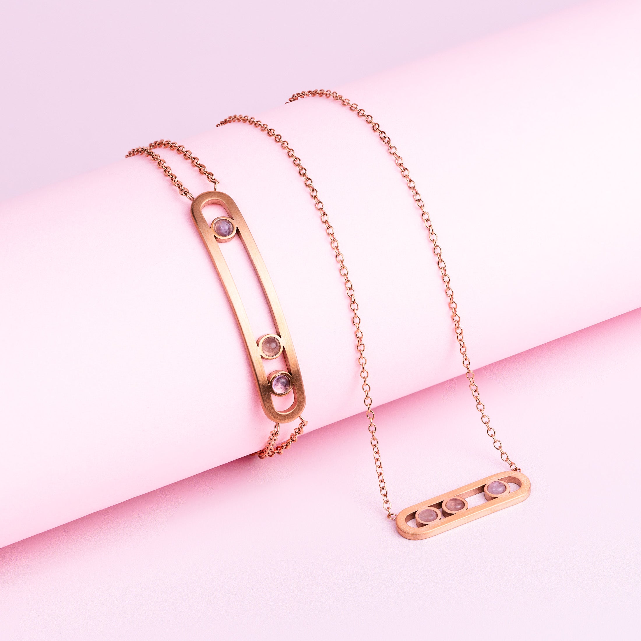 Bracelet et collier en or rose avec améthyste violette
