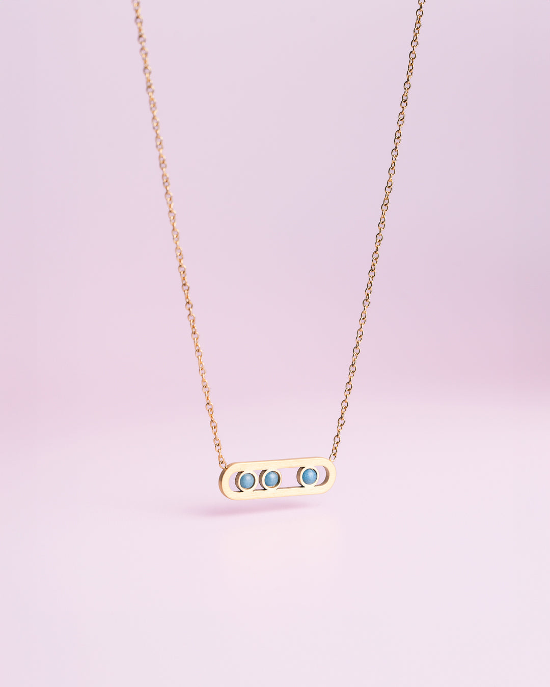 Set of 3 jewels with gold finish and blue aventurine stone